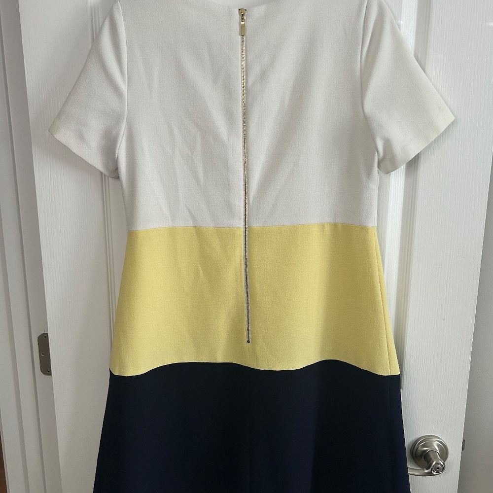 Colorblock Shift Dress White Yellow Navy | Modern Classic - Picture 2 of 3